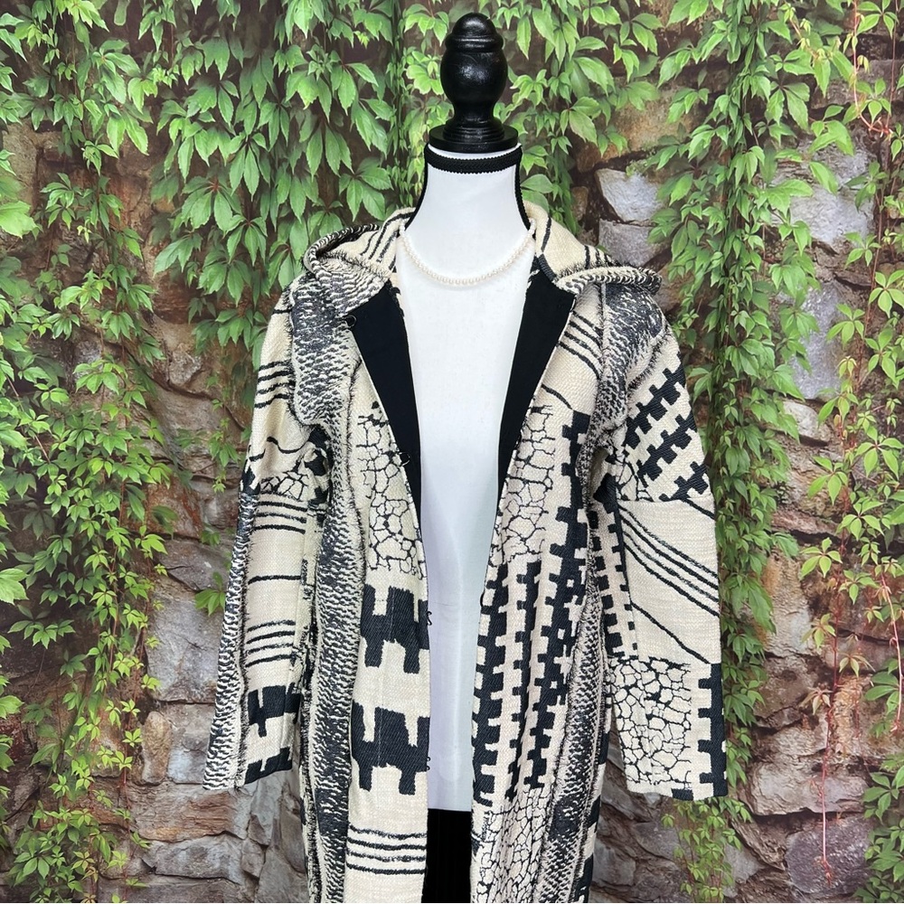 RARE MARIA CORNEJO FOR BARNEYS Cream and Black Aztec Print Long Line Cardigan, 0 - Picture 3 of 15